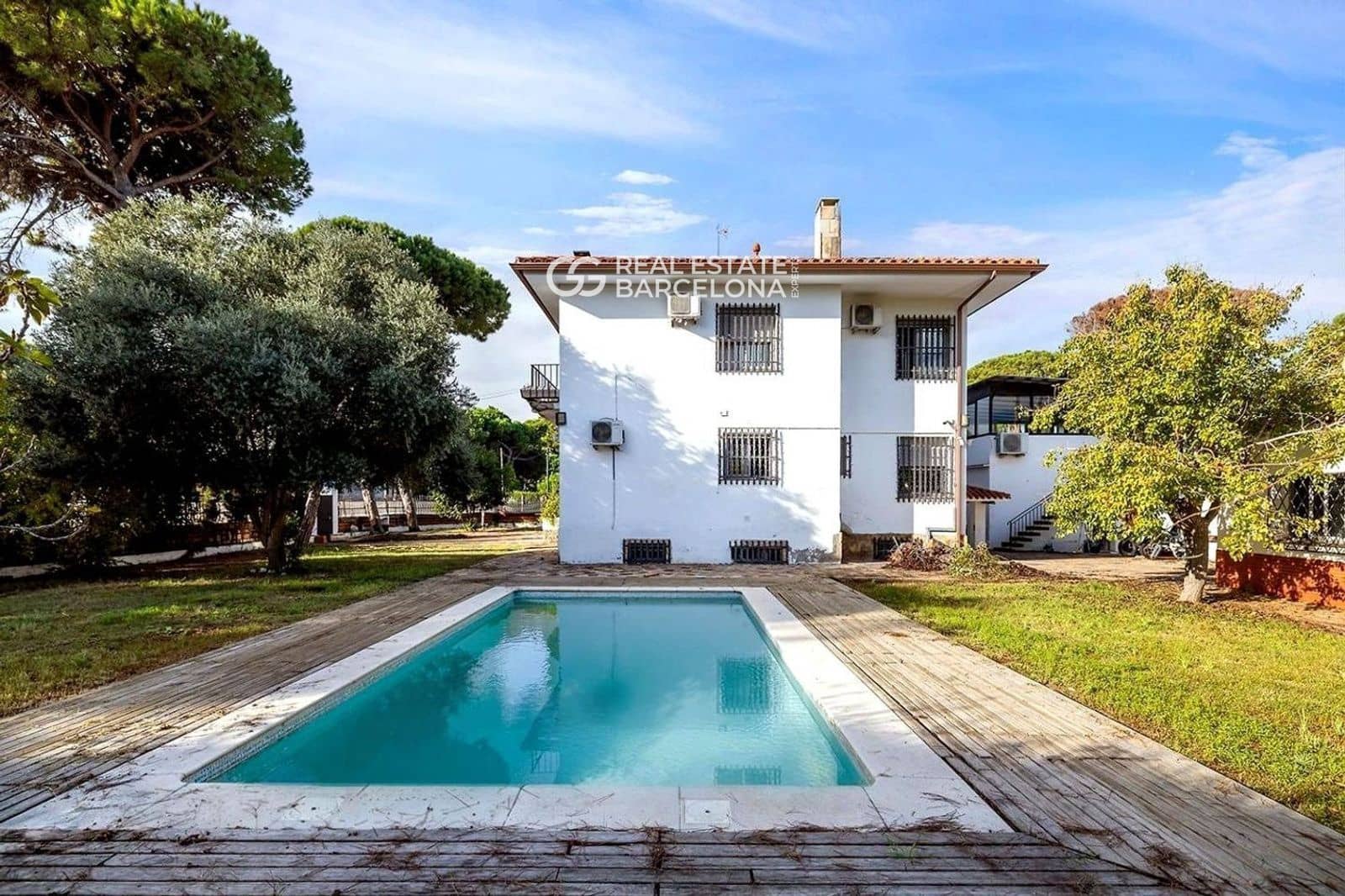 4 bedroom Villa for sale in Gava with pool garage - € 1,050,000 (Ref: 9720626)