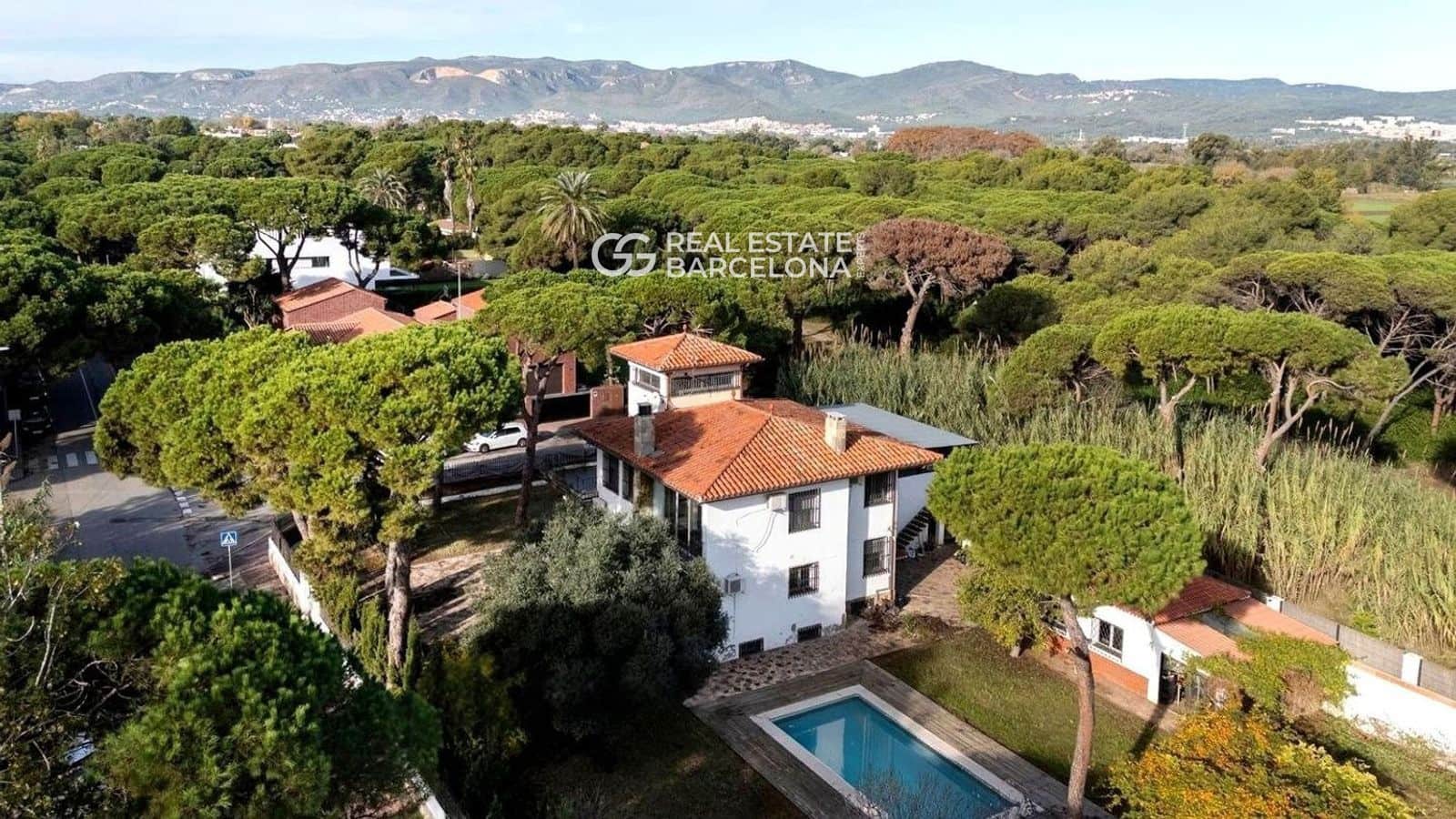 4 bedroom Villa for sale in Gava with pool garage - € 1,050,000 (Ref: 9720626)