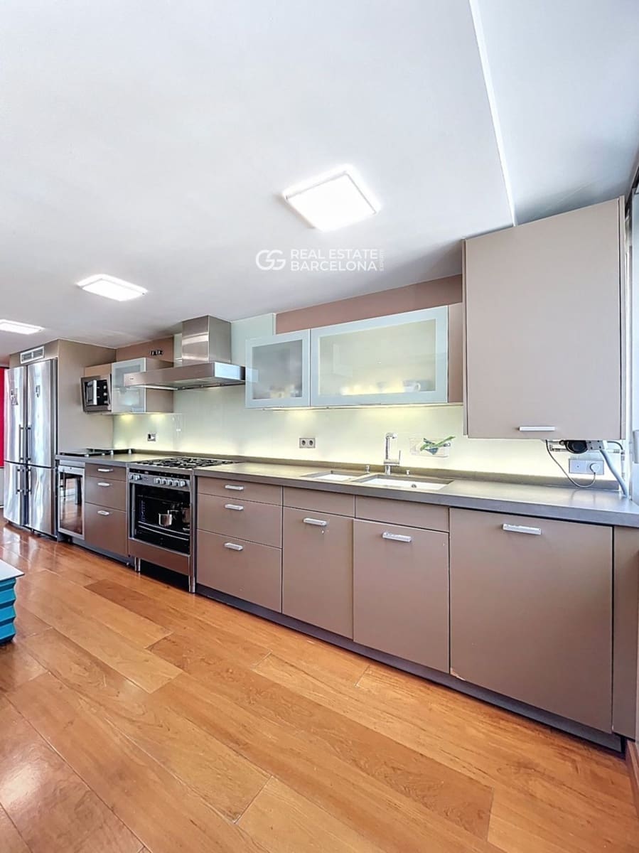 4 bedroom Flat for sale in Benidorm with pool garage - € 2,500,000 (Ref: 9720772)