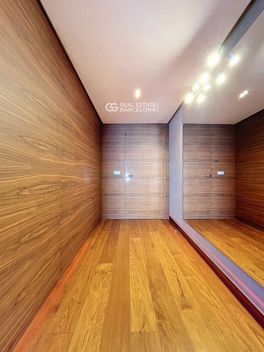 4 bedroom Flat for sale in Benidorm with pool garage - € 2,500,000 (Ref: 9720772)