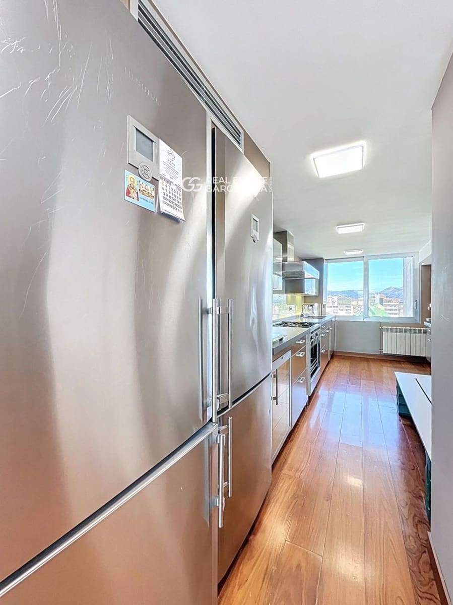 4 bedroom Flat for sale in Benidorm with pool garage - € 2,500,000 (Ref: 9720772)