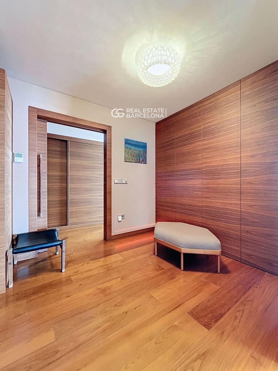 4 bedroom Flat for sale in Benidorm with pool garage - € 2,500,000 (Ref: 9720772)