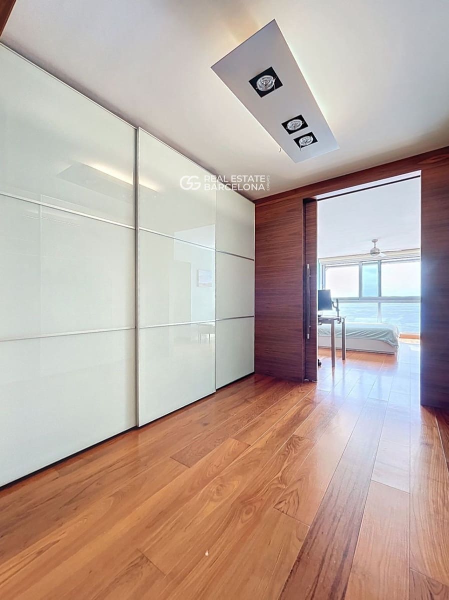 4 bedroom Flat for sale in Benidorm with pool garage - € 2,500,000 (Ref: 9720772)