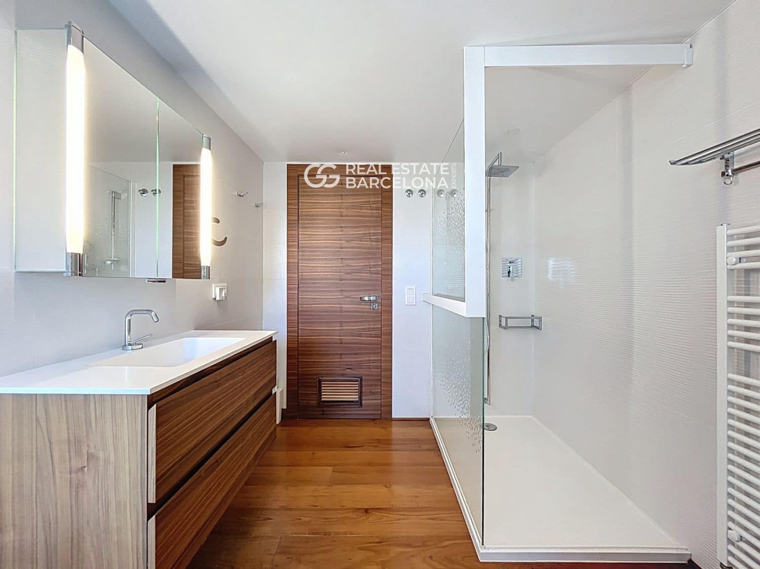 4 bedroom Flat for sale in Benidorm with pool garage - € 2,500,000 (Ref: 9720772)