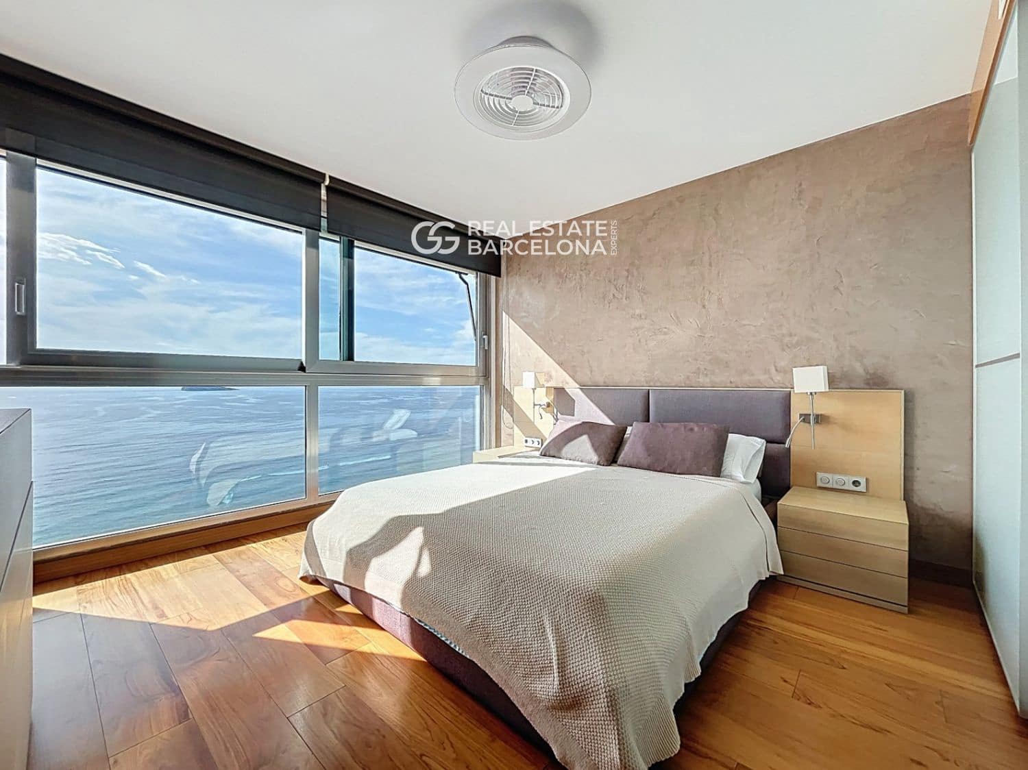 4 bedroom Flat for sale in Benidorm with pool garage - € 2,500,000 (Ref: 9720772)