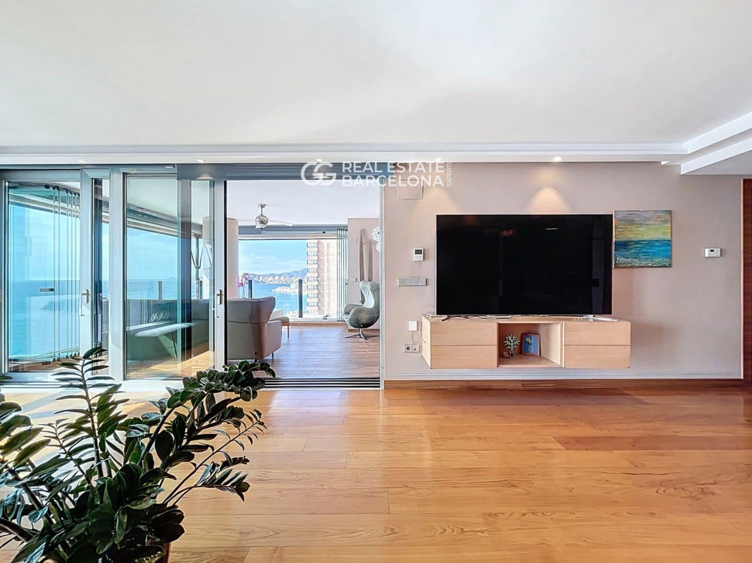 4 bedroom Flat for sale in Benidorm with pool garage - € 2,500,000 (Ref: 9720772)