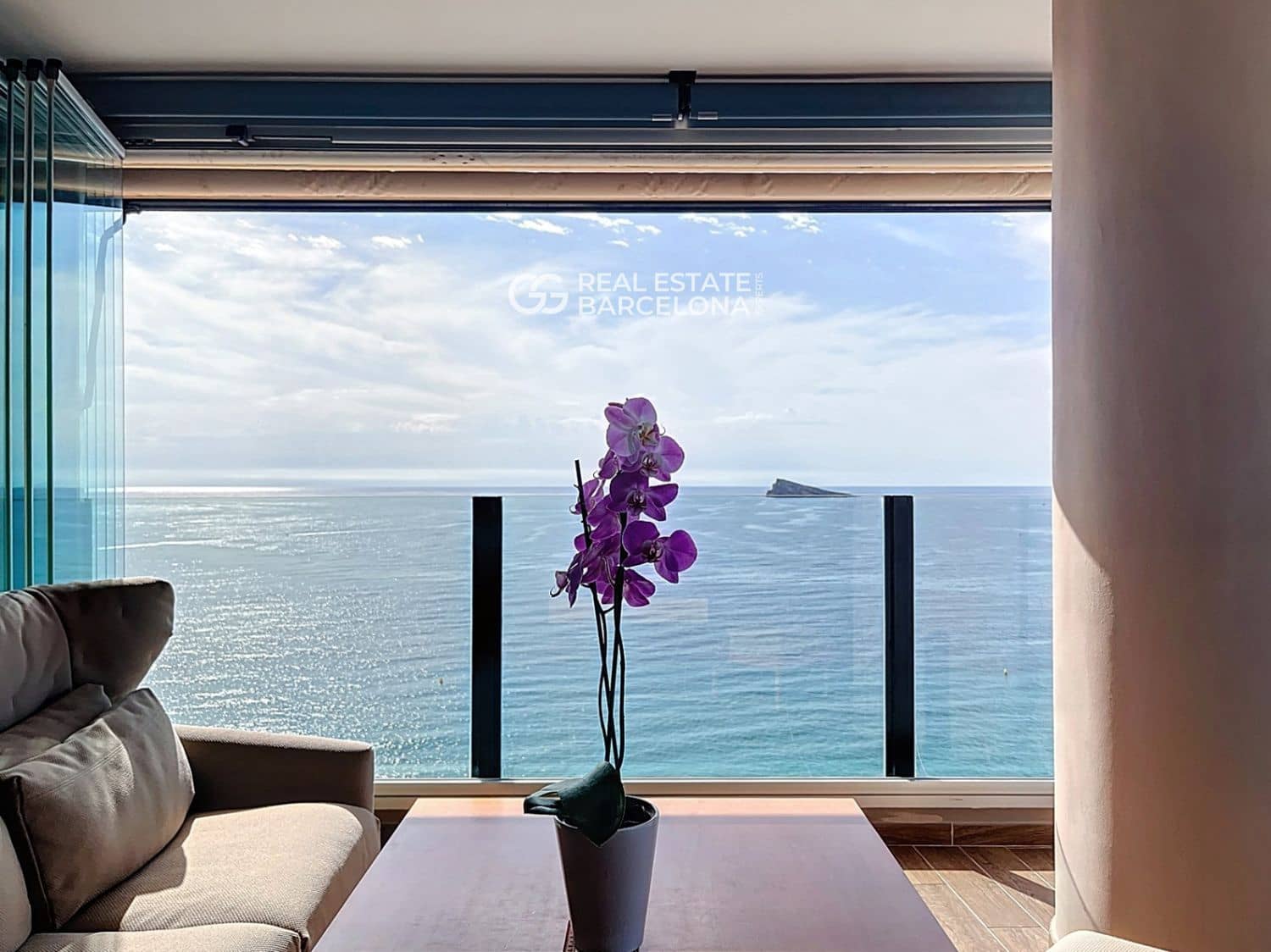 4 bedroom Flat for sale in Benidorm with pool garage - € 2,500,000 (Ref: 9720772)