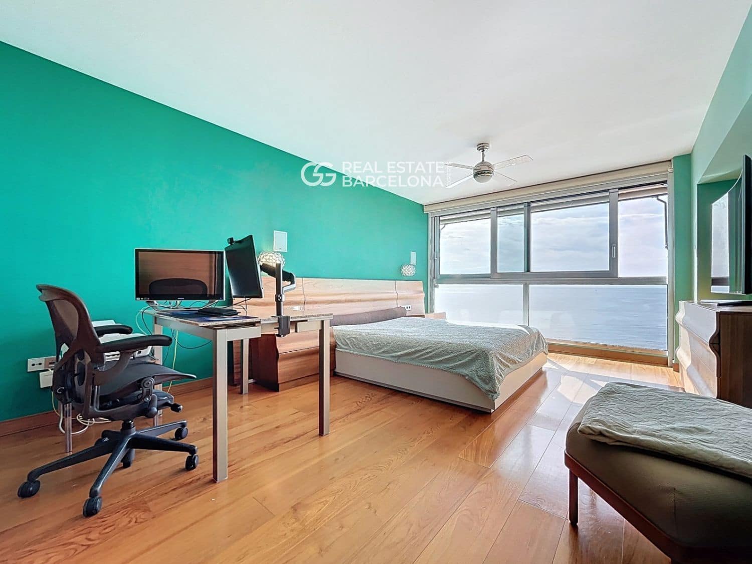 4 bedroom Flat for sale in Benidorm with pool garage - € 2,500,000 (Ref: 9720772)