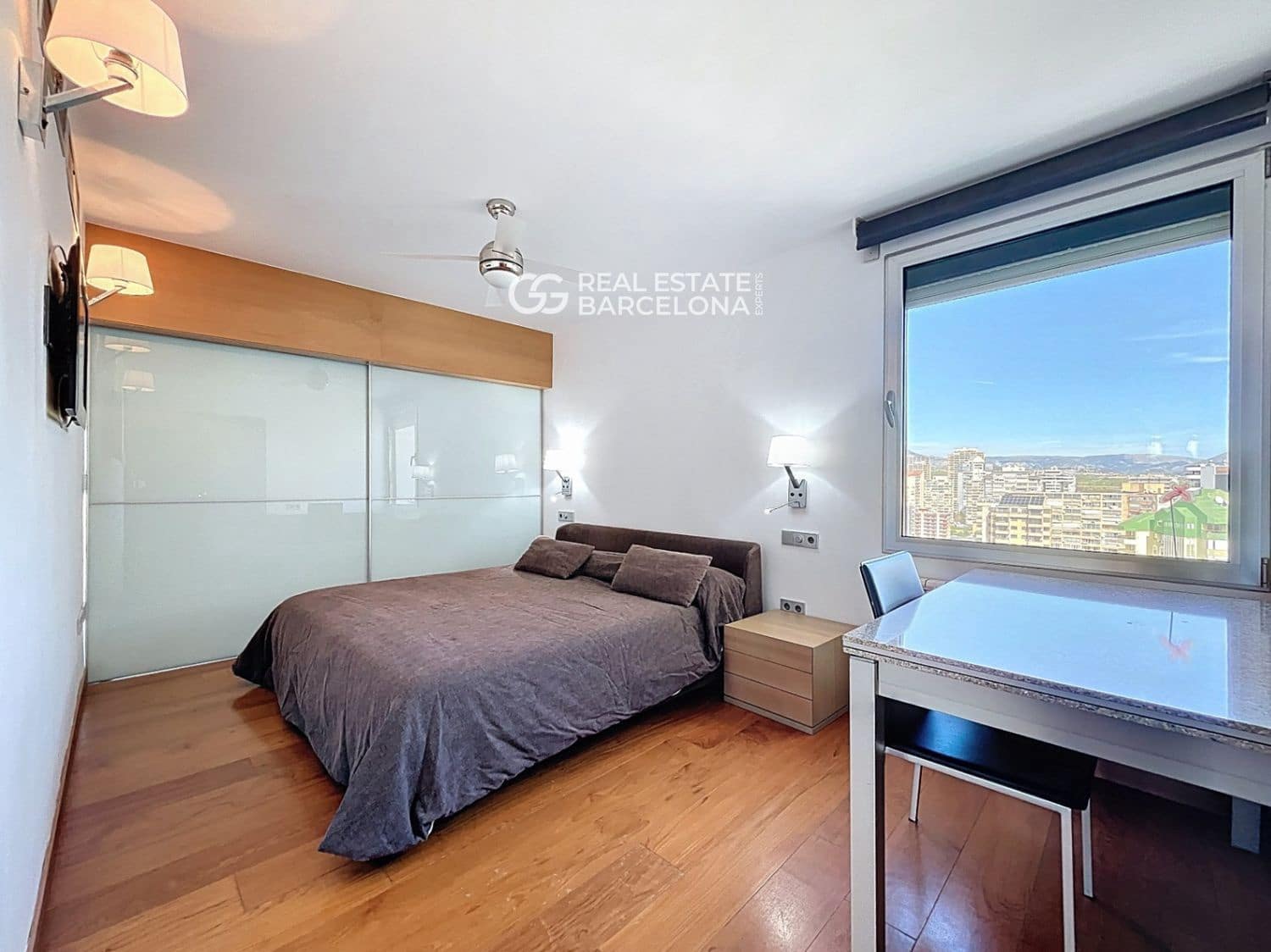 4 bedroom Flat for sale in Benidorm with pool garage - € 2,500,000 (Ref: 9720772)