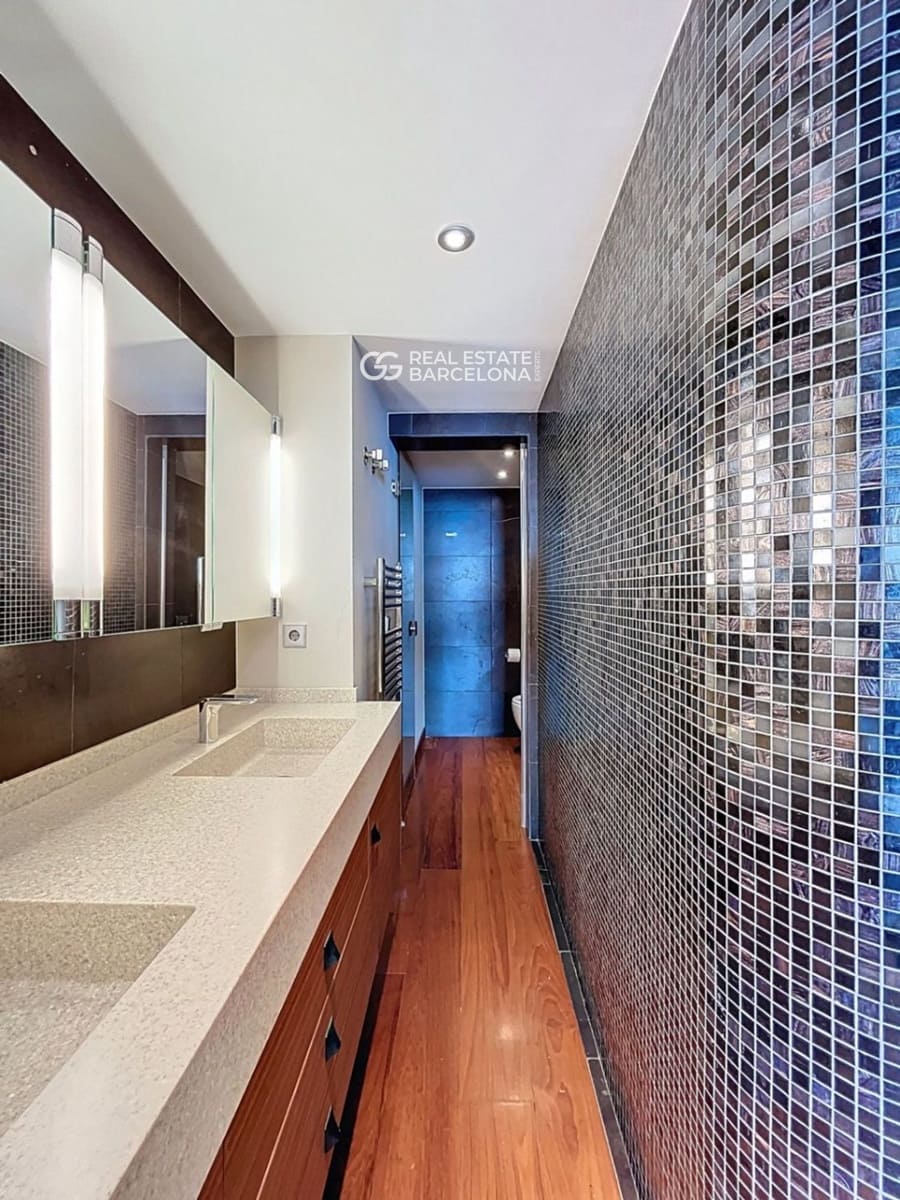 4 bedroom Flat for sale in Benidorm with pool garage - € 2,500,000 (Ref: 9720772)