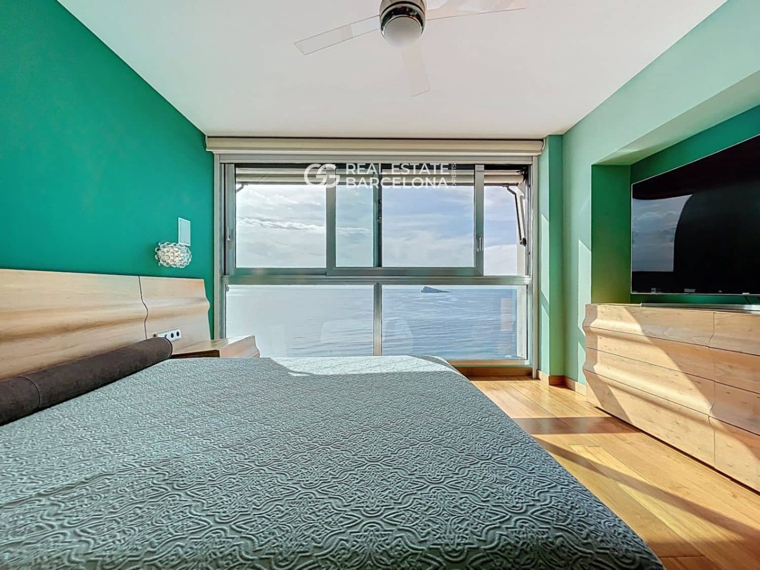 4 bedroom Flat for sale in Benidorm with pool garage - € 2,500,000 (Ref: 9720772)