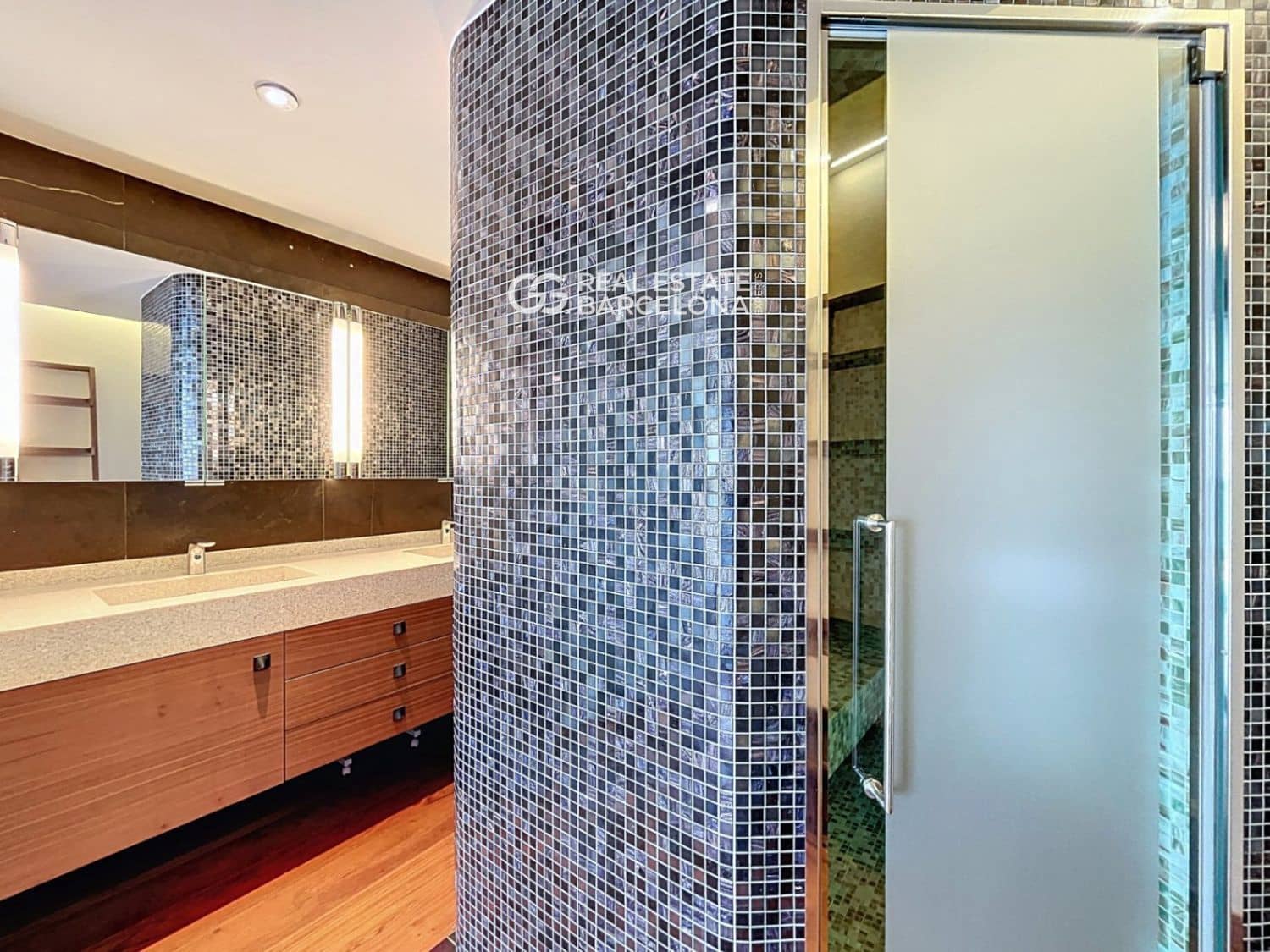 4 bedroom Flat for sale in Benidorm with pool garage - € 2,500,000 (Ref: 9720772)