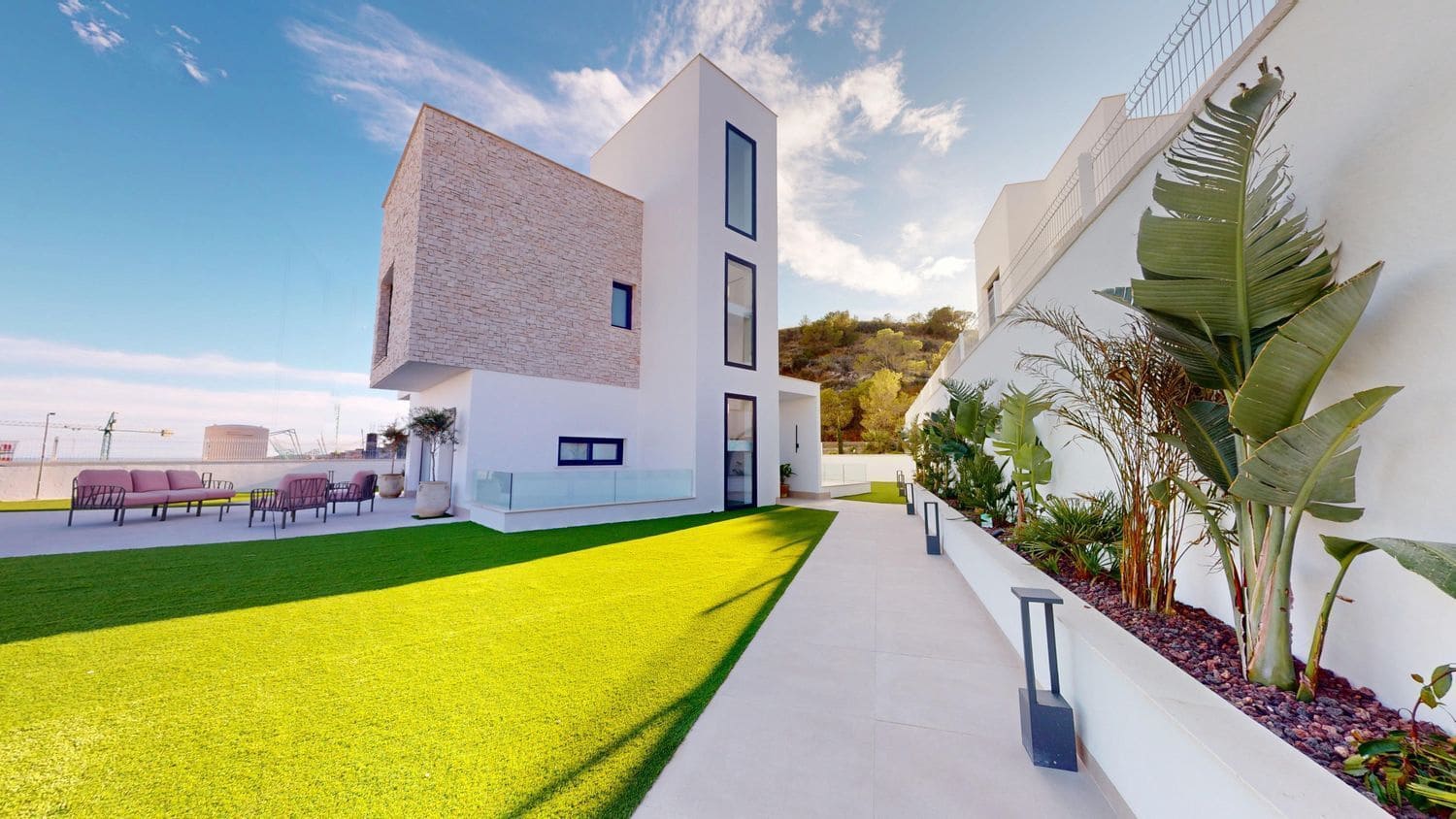 Chalet de 4 habitaciones en Finestrat en venta con piscina garaje - 899.900 € (Ref: 9737018)