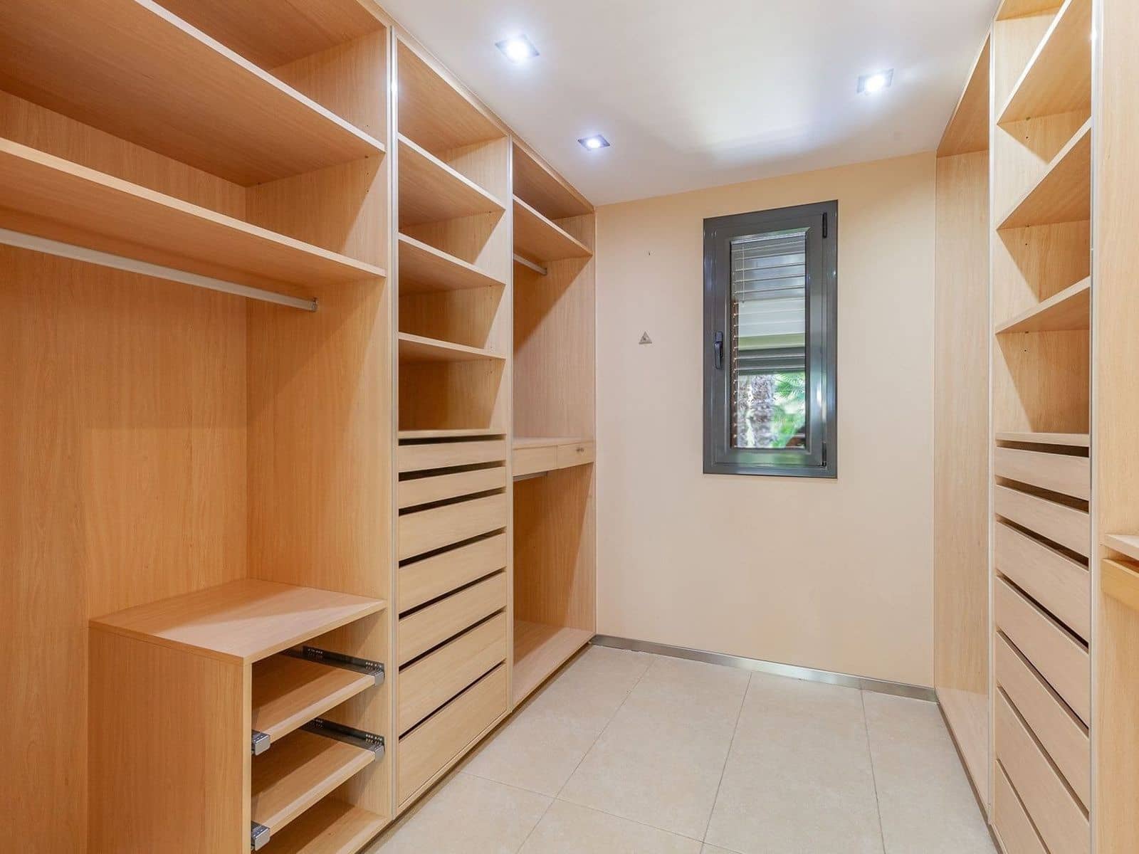 5 bedroom Villa for sale in Argentona with pool garage - € 875,000 (Ref: 9740231)