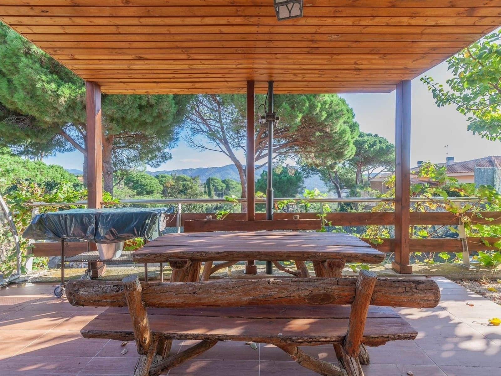 5 bedroom Villa for sale in Argentona with pool garage - € 875,000 (Ref: 9740231)