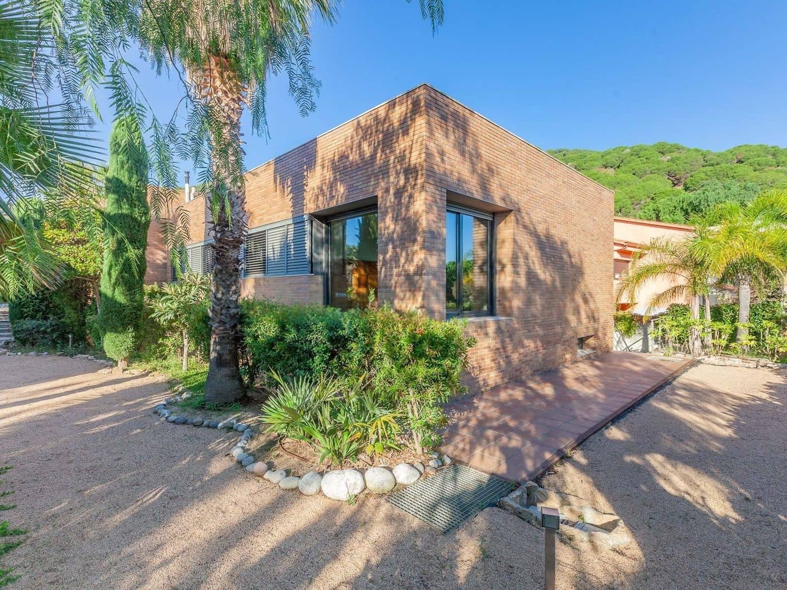 5 bedroom Villa for sale in Argentona with pool garage - € 875,000 (Ref: 9740231)