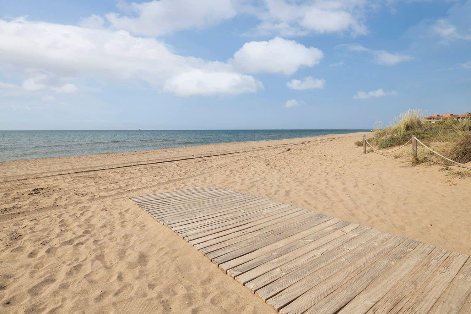 2 bedroom Flat for sale in Gava with pool - € 795,000 (Ref: 9750957)