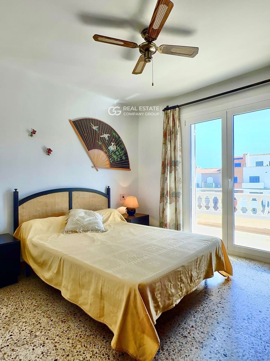 3 sypialnia Dom na sprzedaż w Empuriabrava z basenem garażem - 385 000 € (Ref: 9753384)