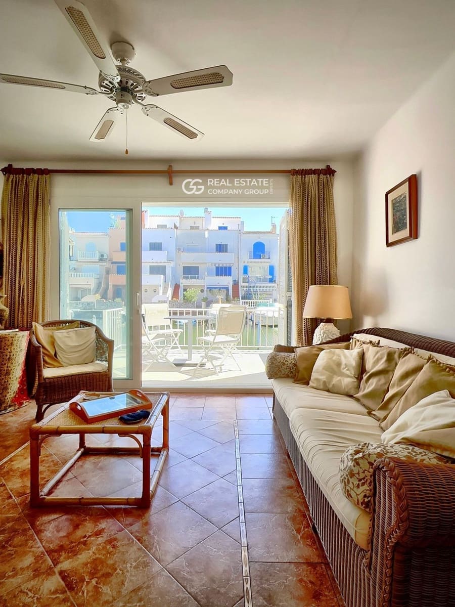 3 sypialnia Dom na sprzedaż w Empuriabrava z basenem garażem - 385 000 € (Ref: 9753384)