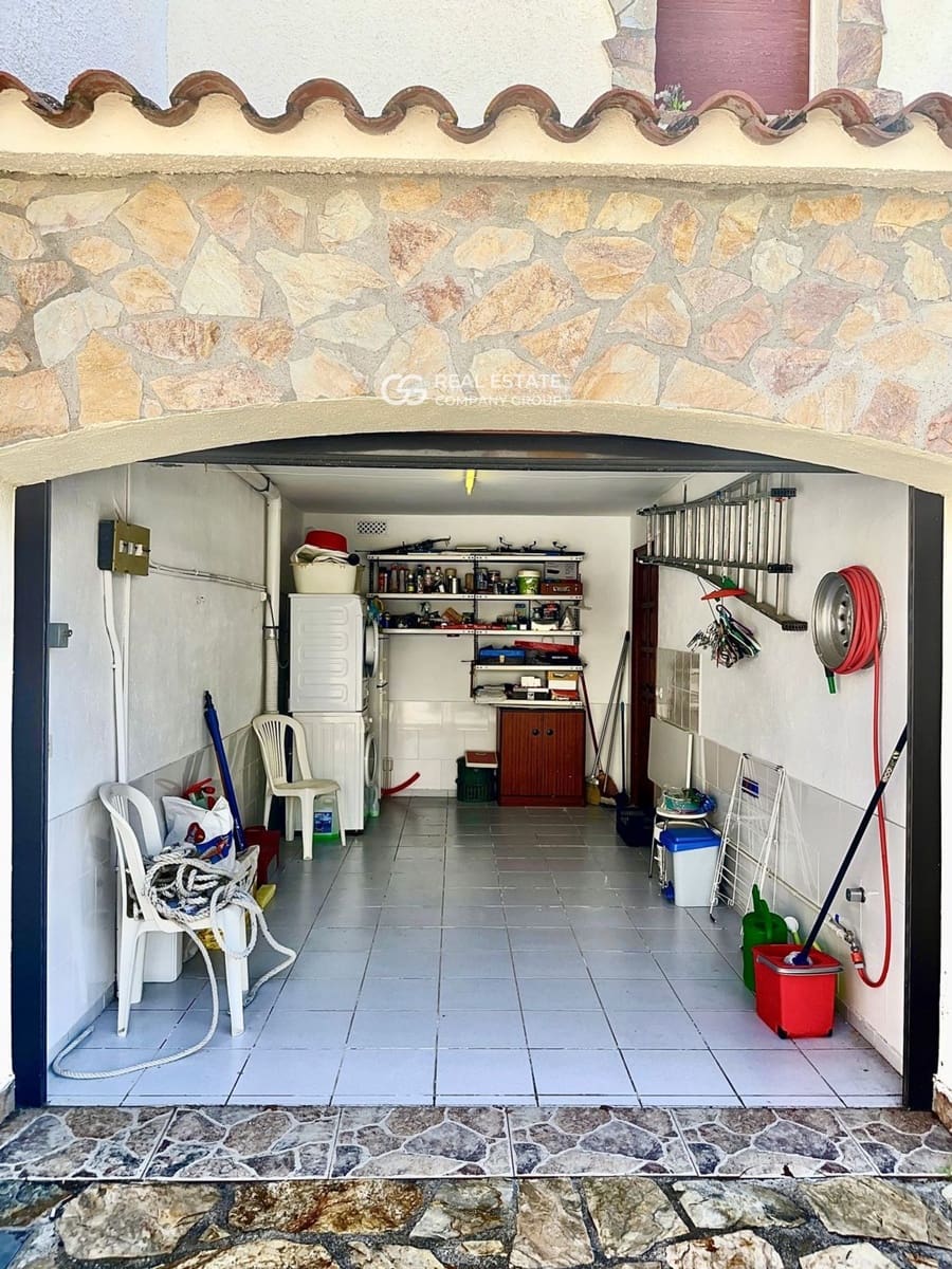 3 sypialnia Dom na sprzedaż w Empuriabrava z basenem garażem - 385 000 € (Ref: 9753384)