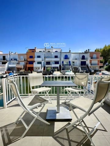 3 sypialnia Dom na sprzedaż w Empuriabrava, Castelló d'Empúries z basenem garażem - 385 000 € (Ref: 9753384)