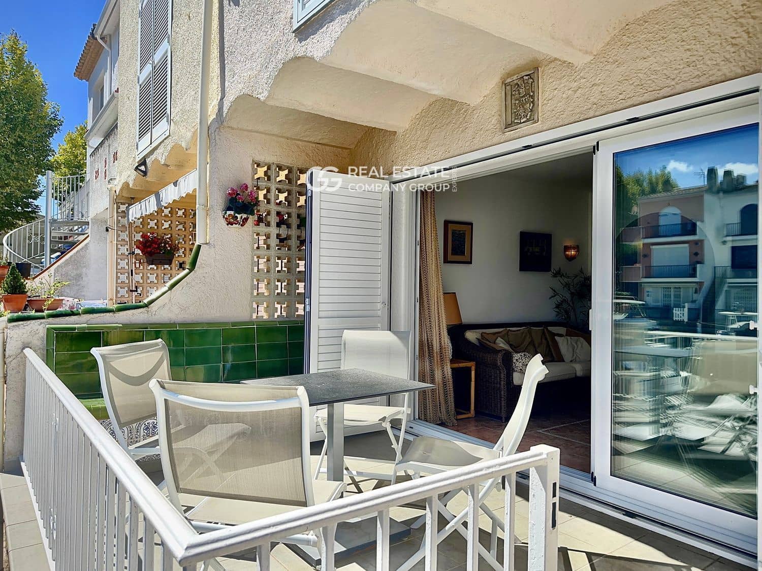 3 sypialnia Dom na sprzedaż w Empuriabrava z basenem garażem - 385 000 € (Ref: 9753384)