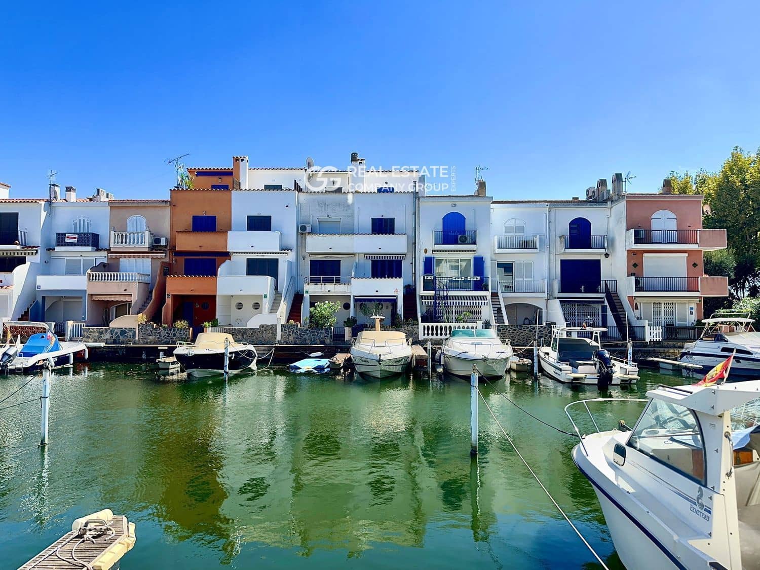 3 sypialnia Dom na sprzedaż w Empuriabrava z basenem garażem - 385 000 € (Ref: 9753384)