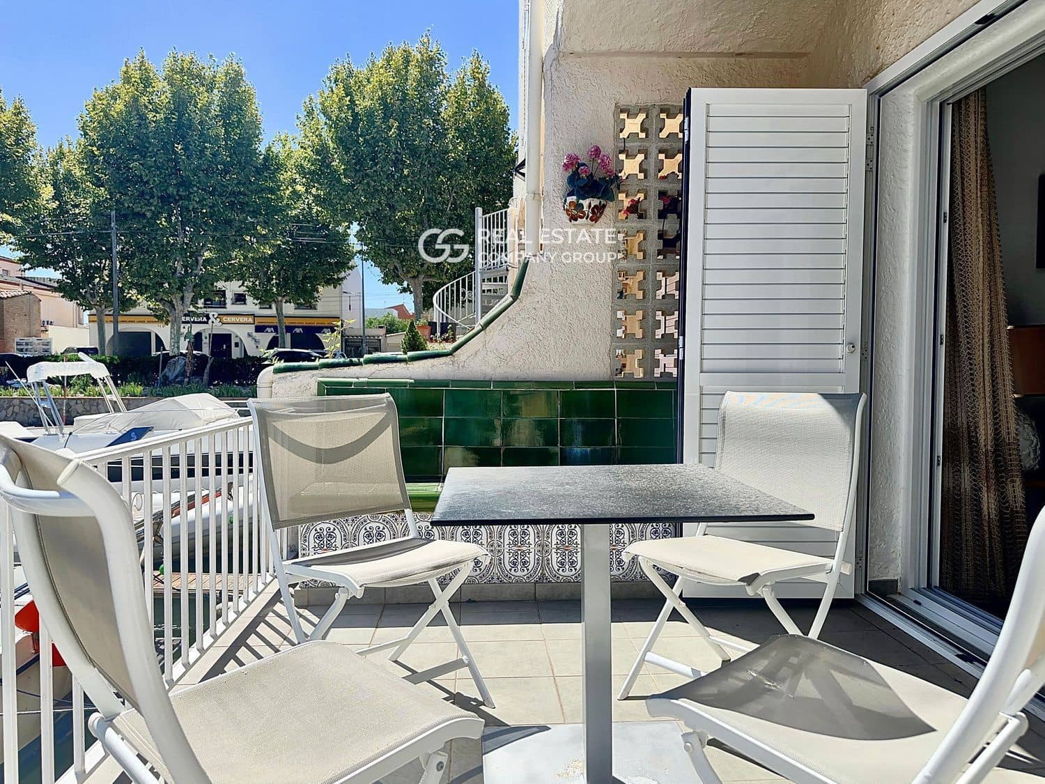 3 sypialnia Dom na sprzedaż w Empuriabrava z basenem garażem - 385 000 € (Ref: 9753384)