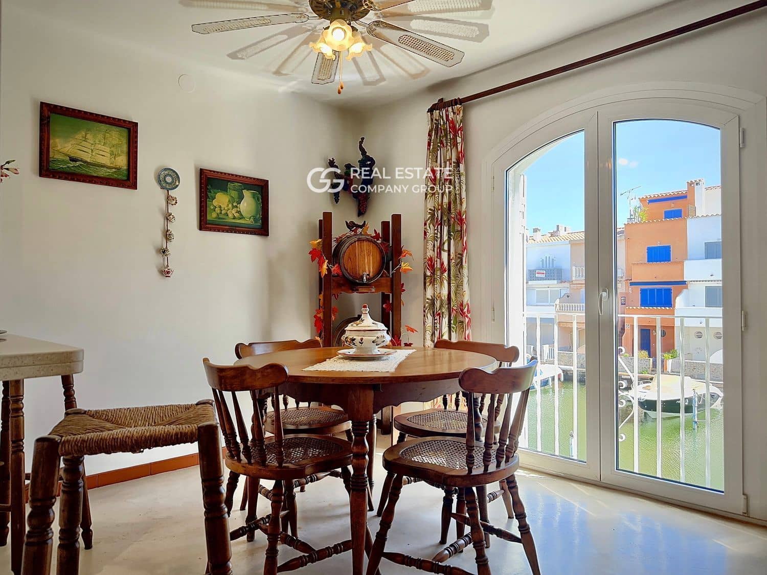 3 sypialnia Dom na sprzedaż w Empuriabrava z basenem garażem - 385 000 € (Ref: 9753384)