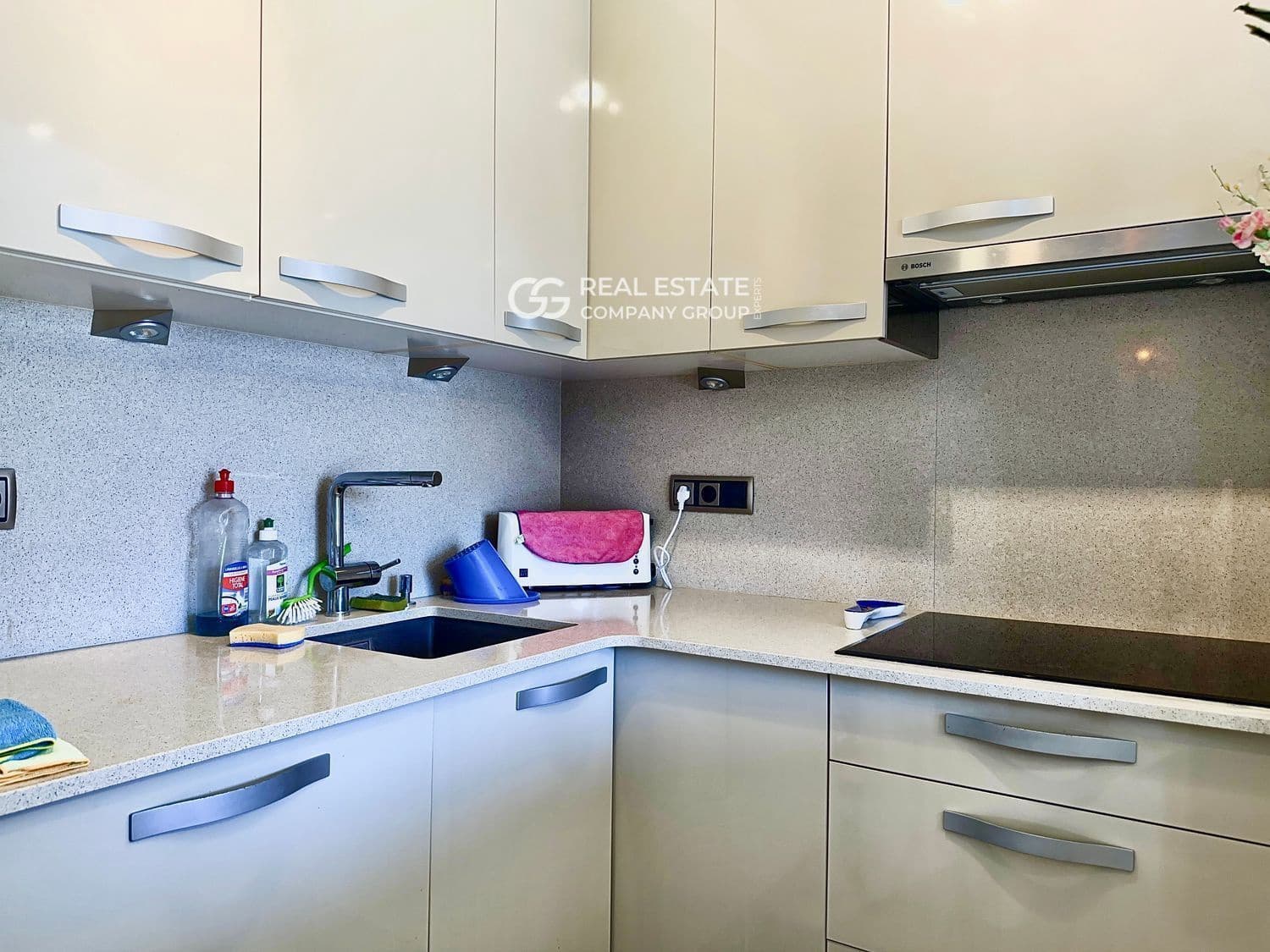 3 sypialnia Dom na sprzedaż w Empuriabrava z basenem garażem - 385 000 € (Ref: 9753384)