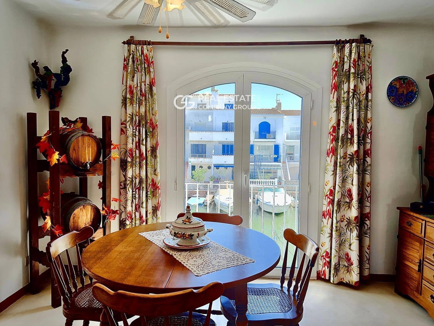 3 sypialnia Dom na sprzedaż w Empuriabrava z basenem garażem - 385 000 € (Ref: 9753384)