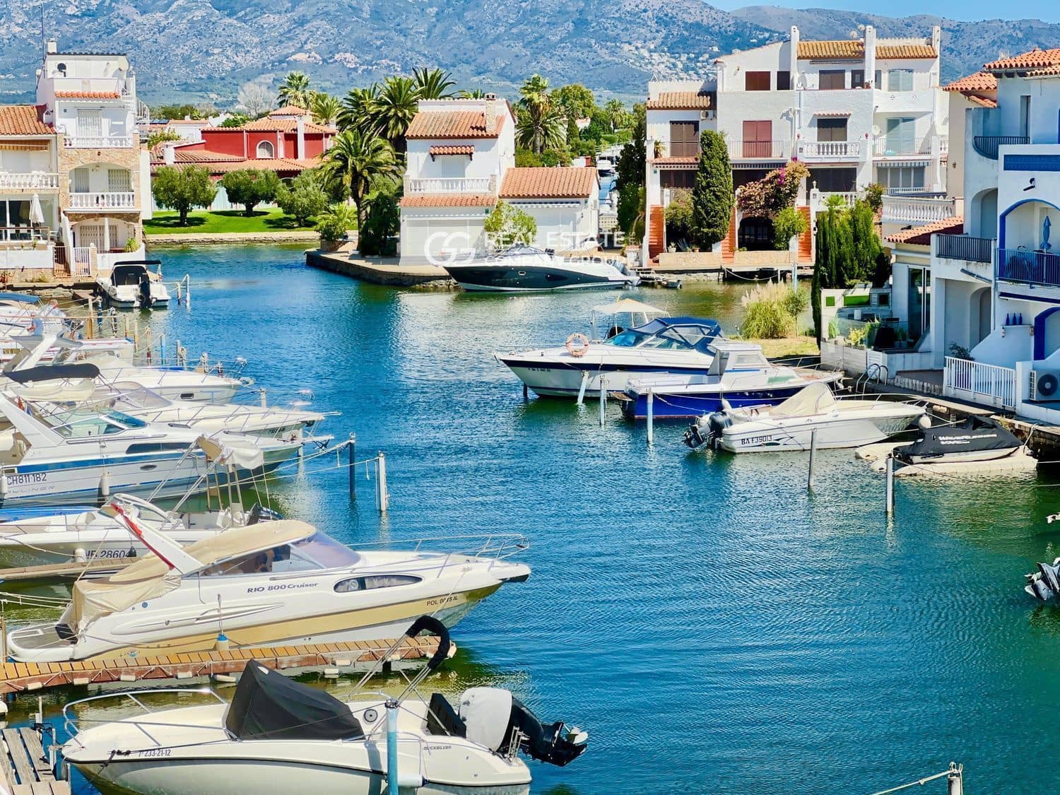 3 sypialnia Dom na sprzedaż w Empuriabrava z basenem garażem - 385 000 € (Ref: 9753384)