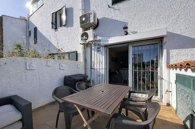 4 soverom Villa til salgs i Empuriabrava, Castelló d'Empúries med garasje - € 475 000 (Ref: 9755026)