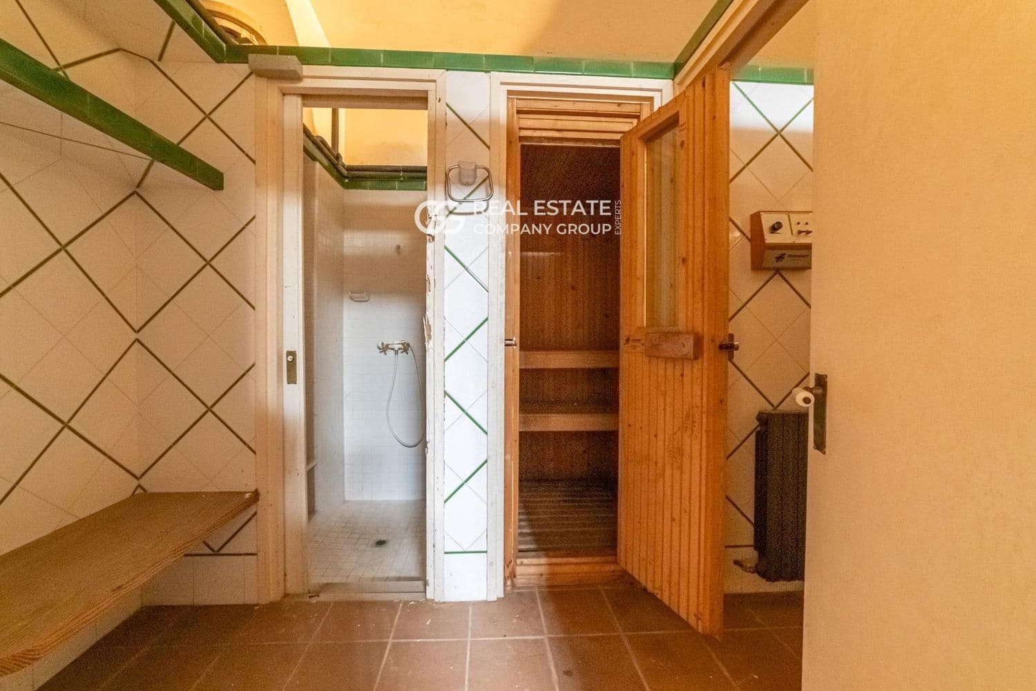 4 sypialnia Willa na sprzedaż w Caldes de Malavella z basenem garażem - 595 000 € (Ref: 9760956)