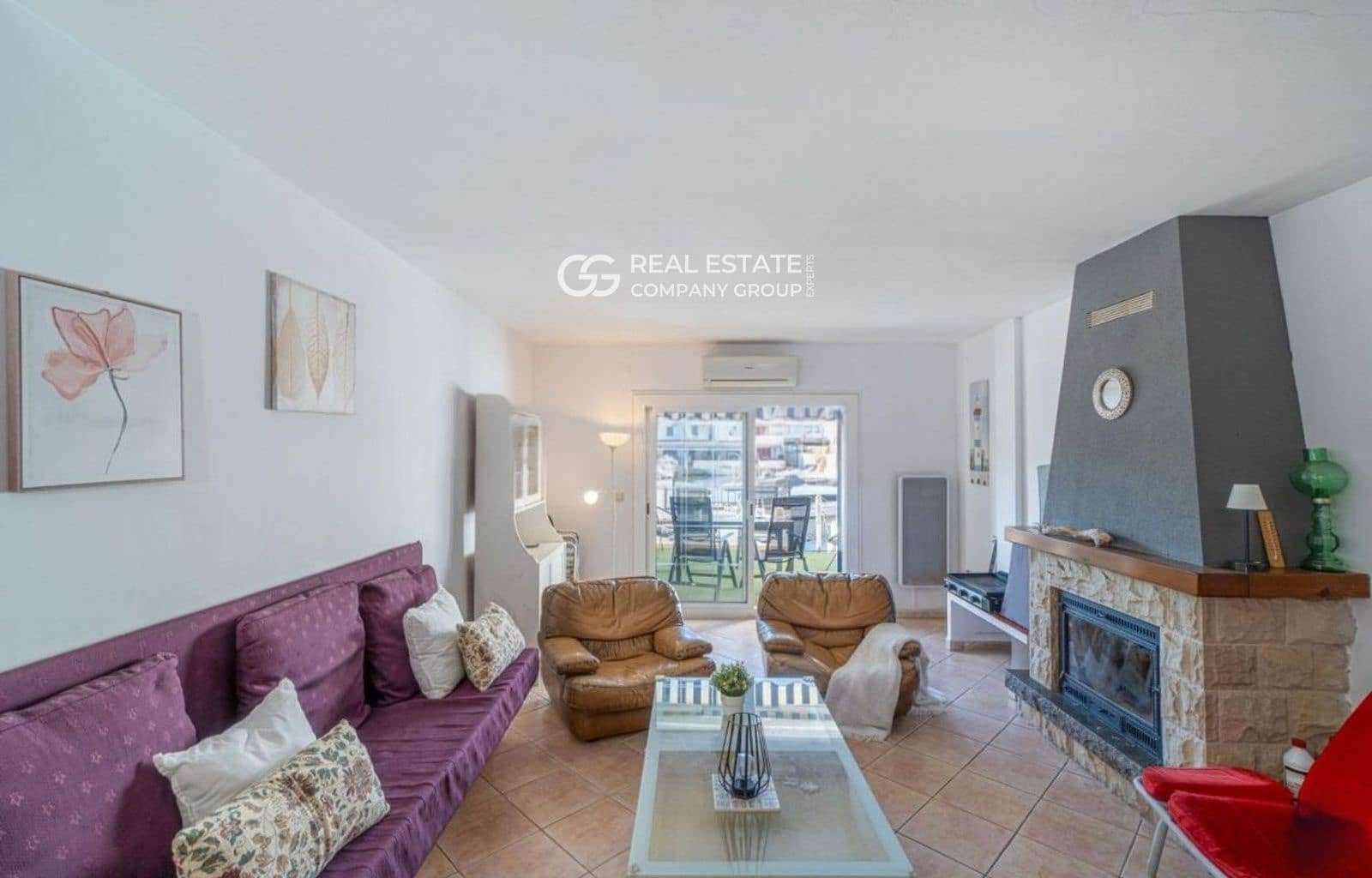 4 slaapkamer Villa te koop in Empuriabrava met zwembad garage - € 455.000 (Ref: 9760957)