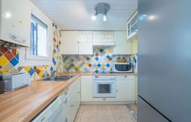 4 slaapkamer Villa te koop in Empuriabrava, Castelló d'Empúries met zwembad garage - € 455.000 (Ref: 9760957)