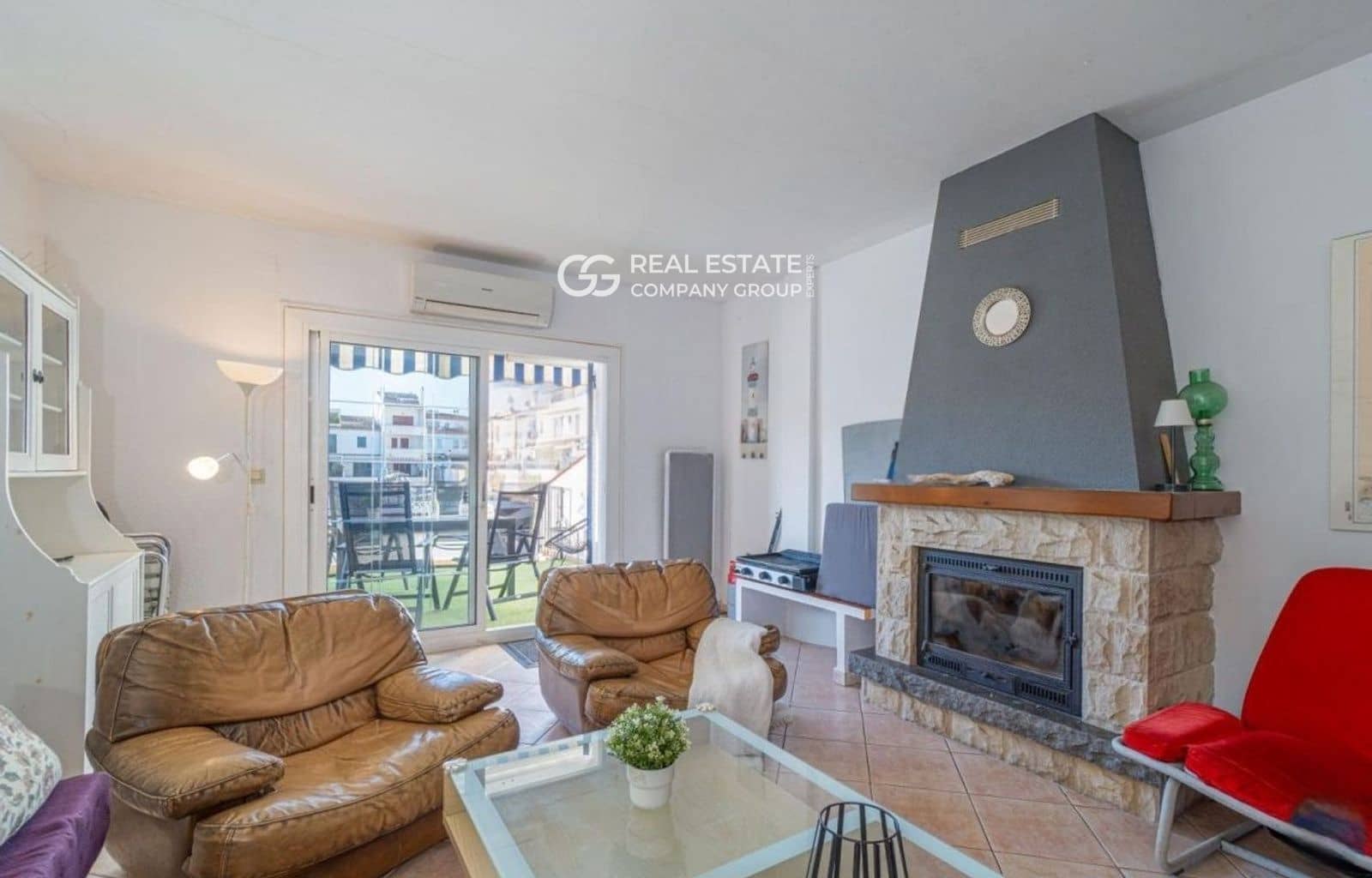 4 slaapkamer Villa te koop in Empuriabrava met zwembad garage - € 455.000 (Ref: 9760957)