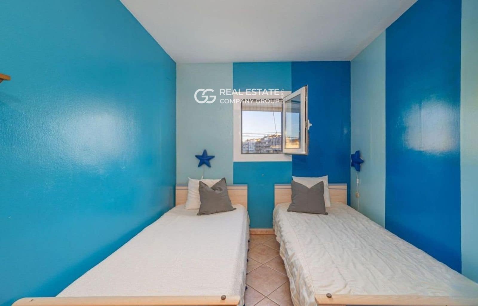 4 slaapkamer Villa te koop in Empuriabrava met zwembad garage - € 455.000 (Ref: 9760957)