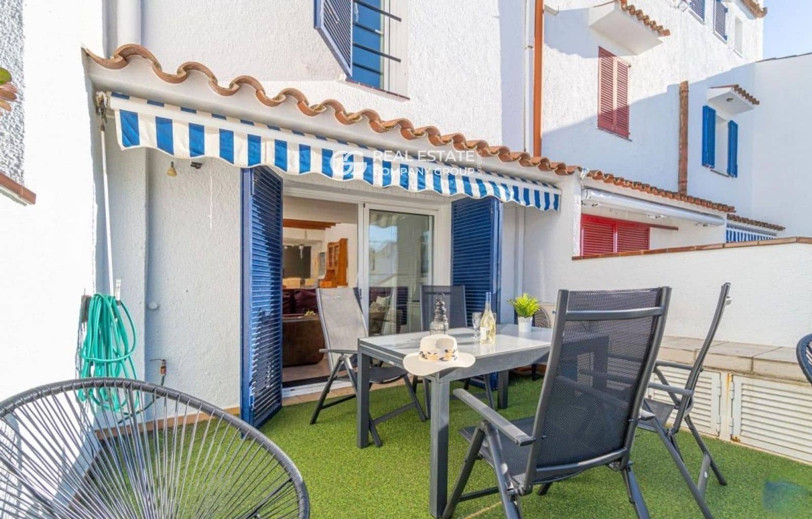 4 slaapkamer Villa te koop in Empuriabrava met zwembad garage - € 455.000 (Ref: 9760957)