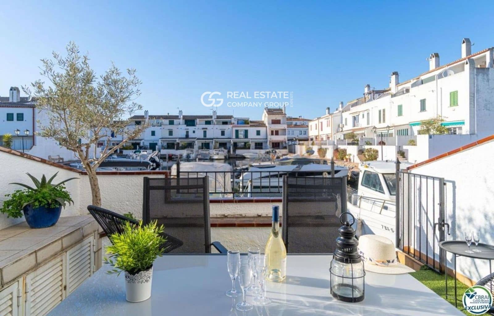 4 slaapkamer Villa te koop in Empuriabrava met zwembad garage - € 455.000 (Ref: 9760957)