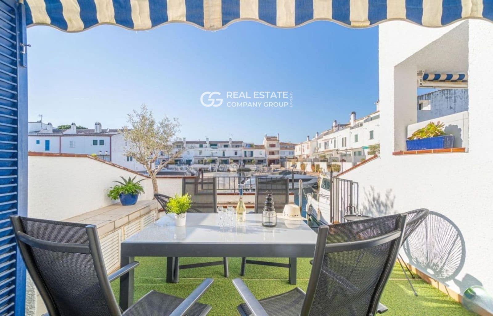 4 slaapkamer Villa te koop in Empuriabrava met zwembad garage - € 455.000 (Ref: 9760957)