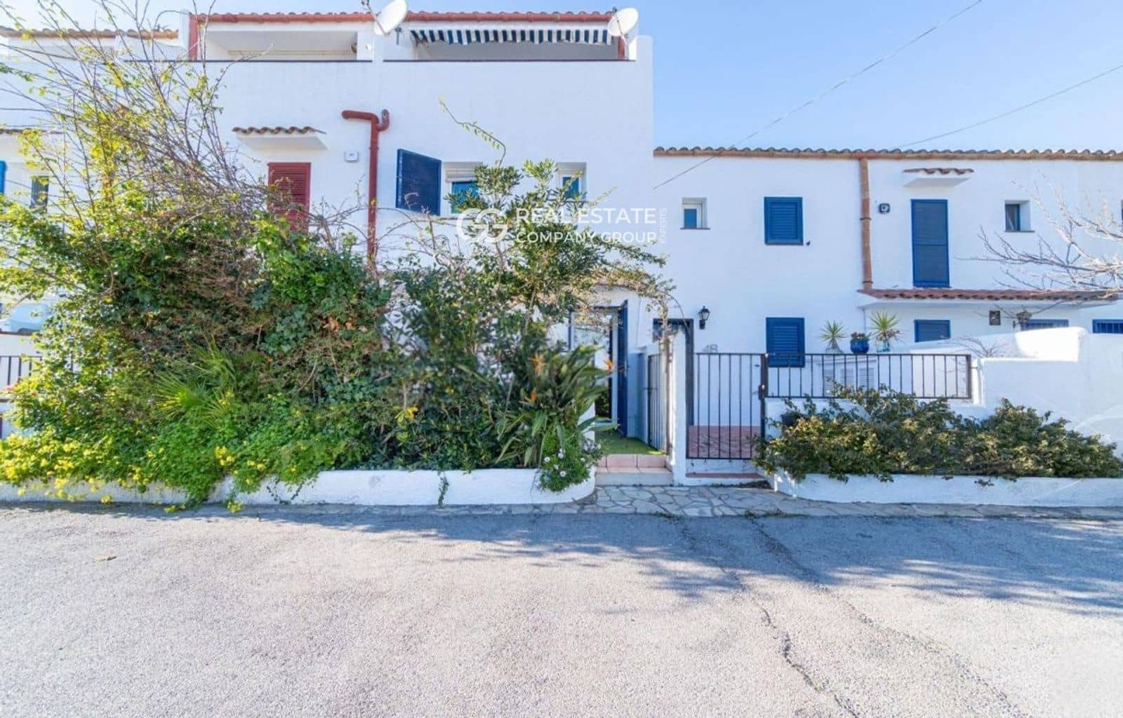 4 slaapkamer Villa te koop in Empuriabrava met zwembad garage - € 455.000 (Ref: 9760957)
