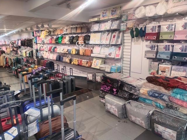 Commercieel te koop in Barcelona stad - € 375.000 (Ref: 9760962)