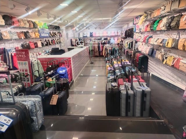 Commercieel te koop in Barcelona stad - € 375.000 (Ref: 9760962)