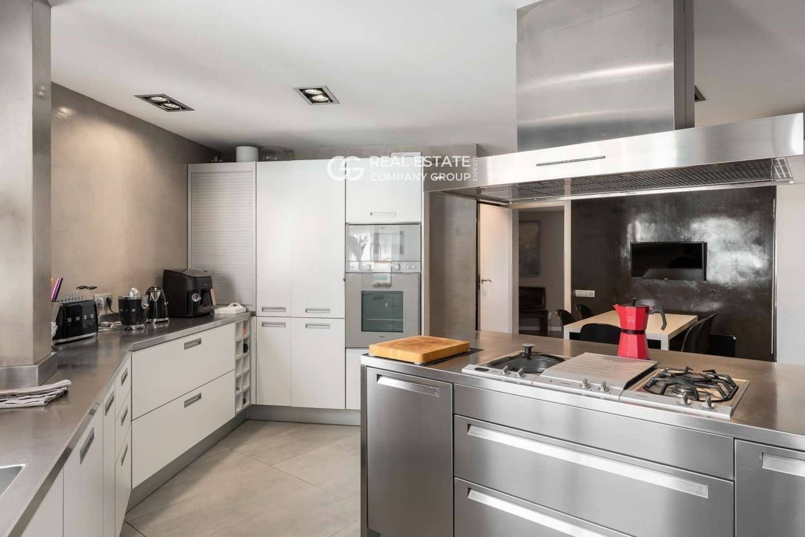 5 soveværelse Lejlighed til salg i Barcelona by med swimmingpool garage - € 2.180.000 (Ref: 9760969)