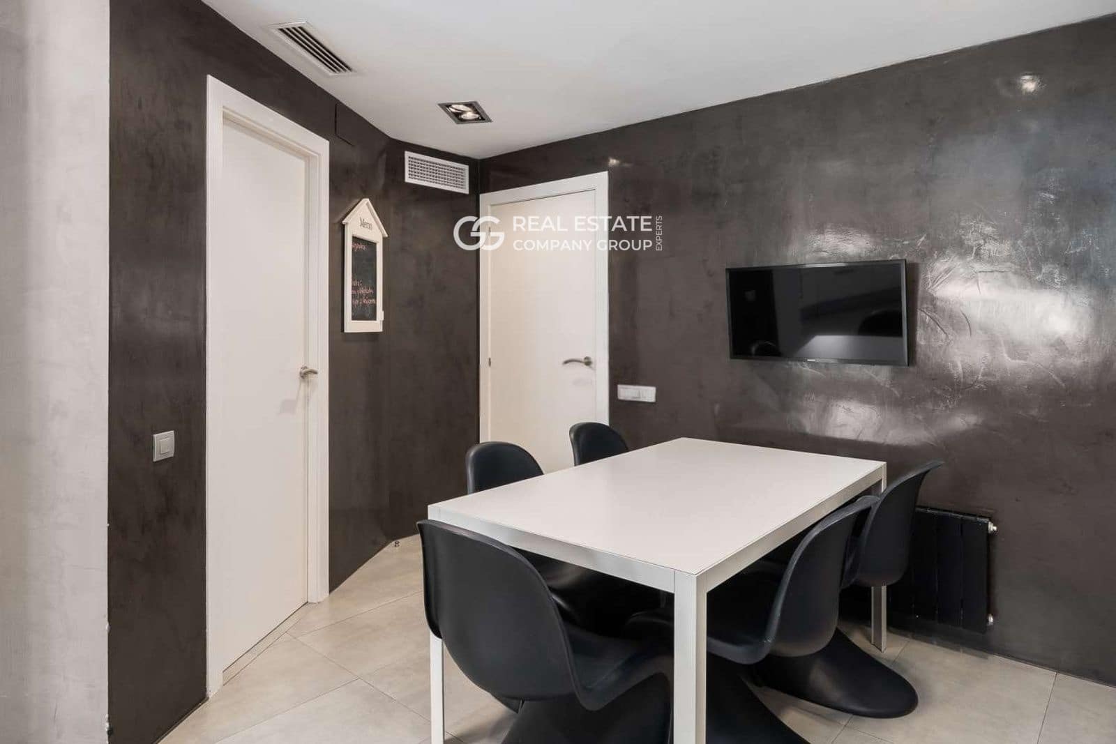 5 soveværelse Lejlighed til salg i Barcelona by med swimmingpool garage - € 2.180.000 (Ref: 9760969)