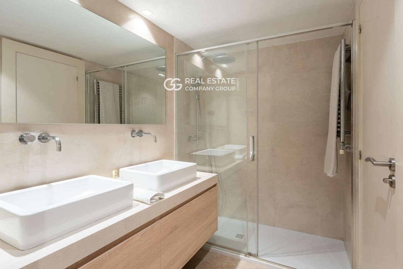 5 soveværelse Lejlighed til salg i Barcelona by med swimmingpool garage - € 2.180.000 (Ref: 9760969)