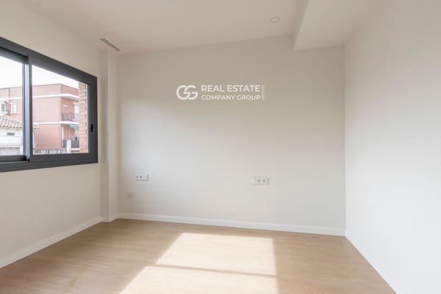 2 makuuhuone Asunto myytävänä paikassa Barcelona kaupunki mukana uima-altaan - 390 000 € (Ref: 9760970)