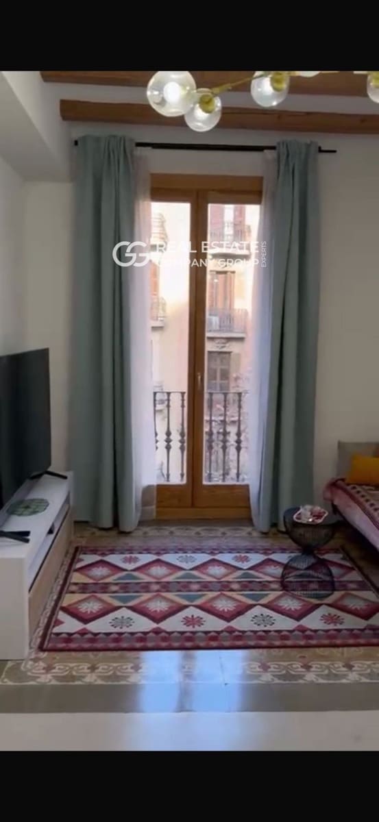2 slaapkamer Flat te koop in Barcelona stad - € 370.000 (Ref: 9760977)