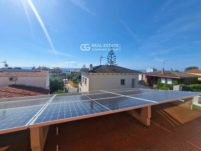 4 bedroom Villa for sale in Calafell with garage - € 479,000 (Ref: 9760979)